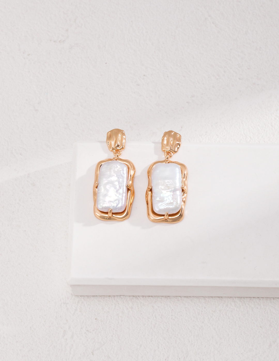 Baroque Pearl Earrings - Image 3