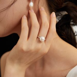 Everyday Elegance Classic Single Pearl Ring