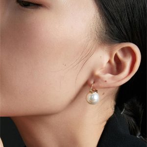 Elegant Simple Sophistication Pearl Earrings