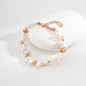 Natural Petal Pearl Bracelet
