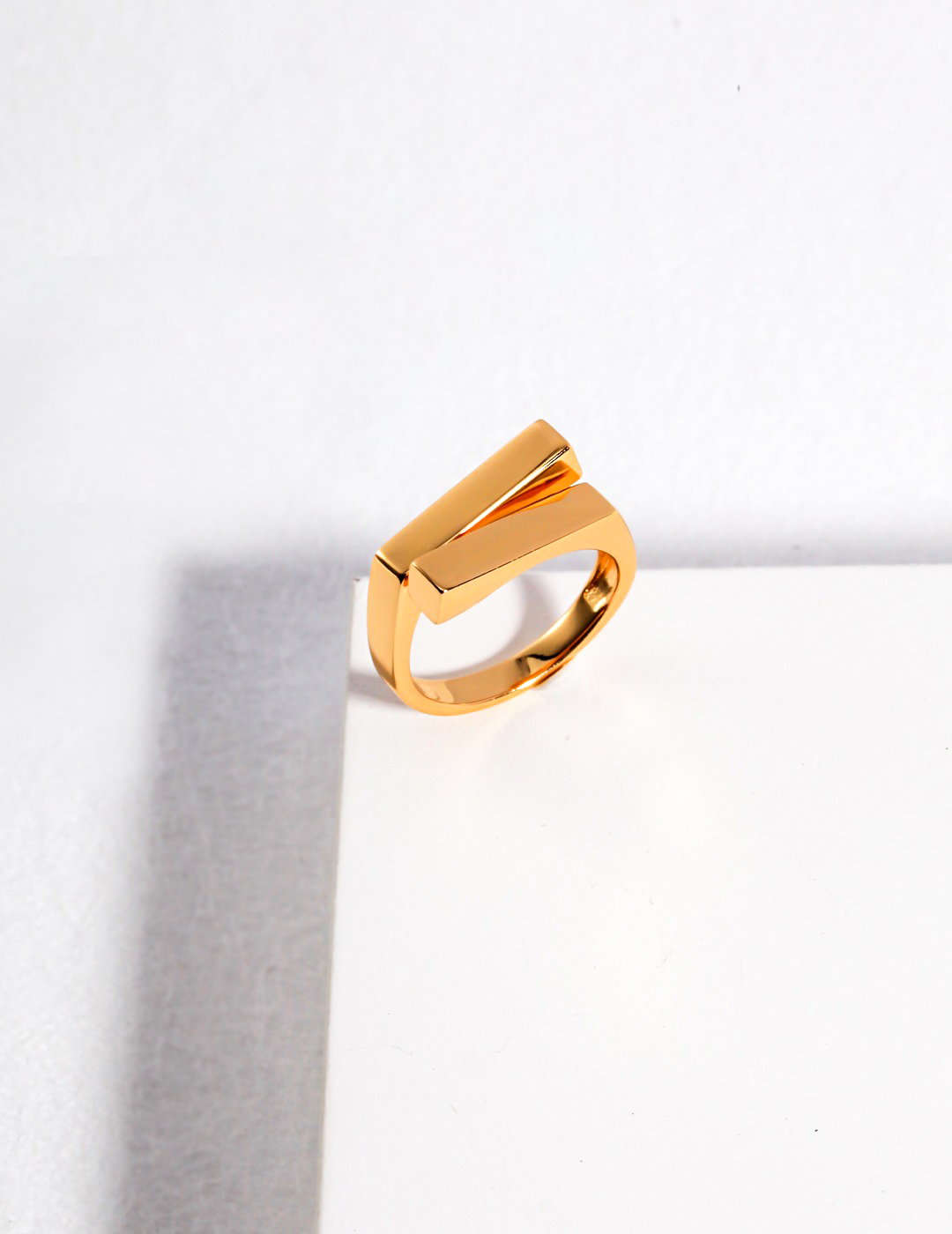 Minimalist Overlapping Sterling Silver Ring - Image 3