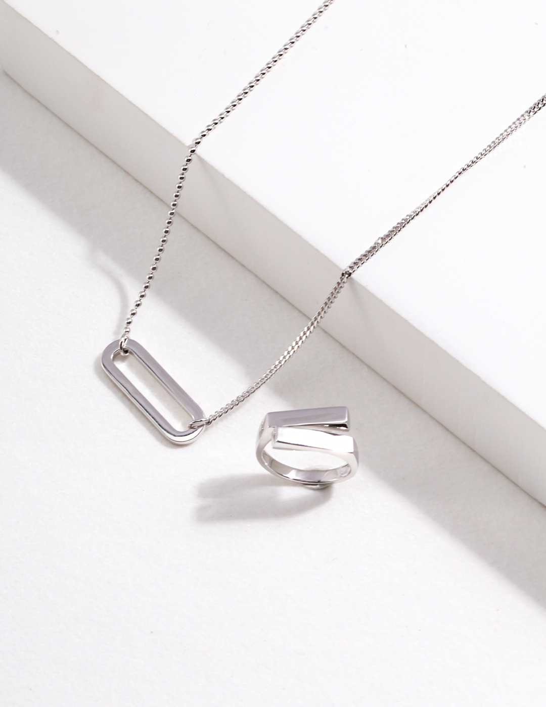 Minimalist Overlapping Sterling Silver Ring - Image 6