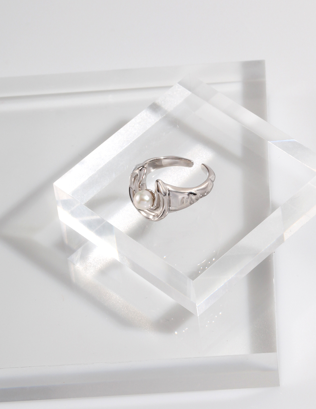Star and Moon Pearl Ring - Image 5