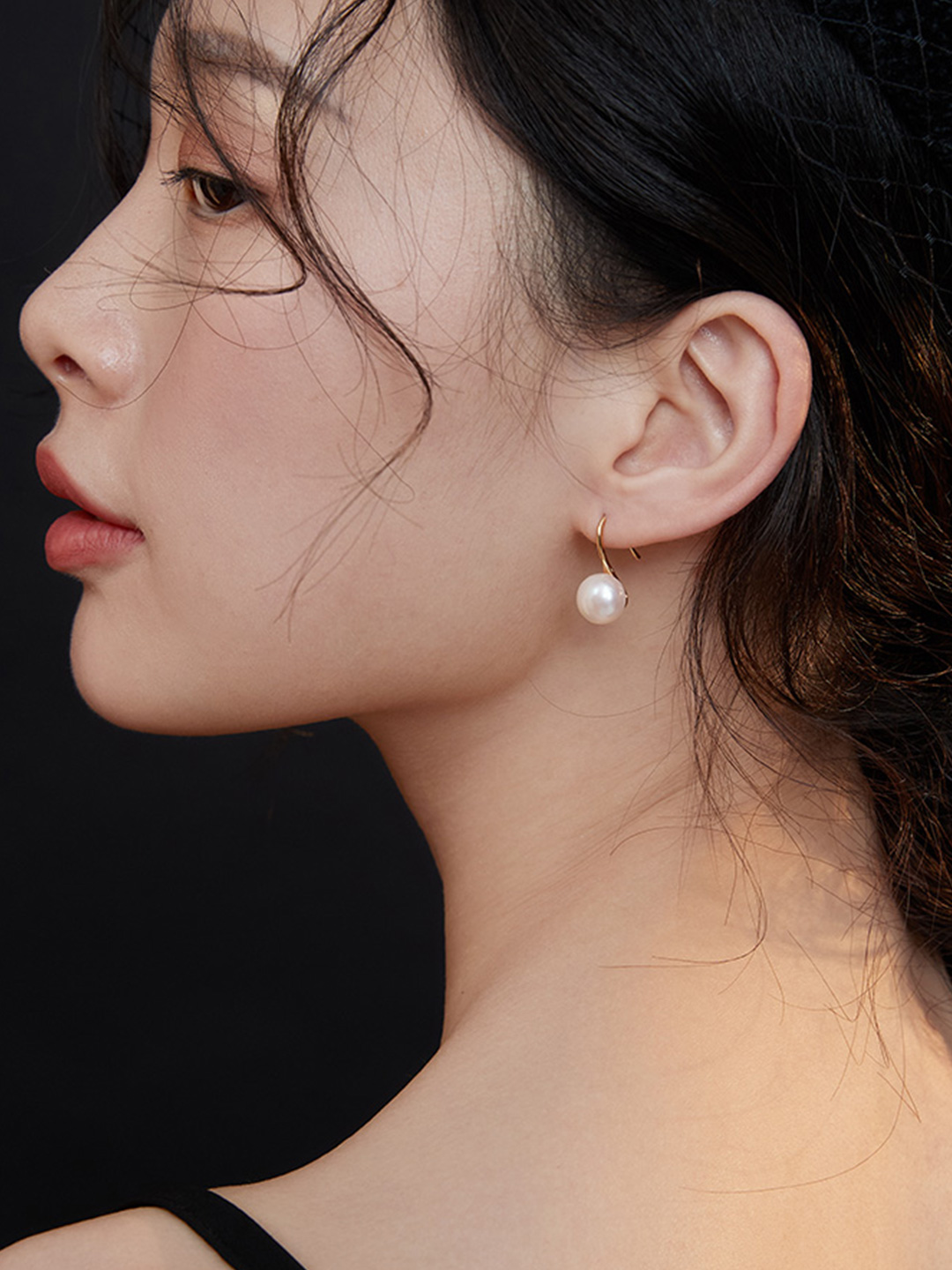 Classic Pearl Earrings