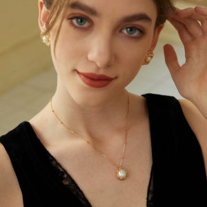 Natural Pearl Pendant Necklace