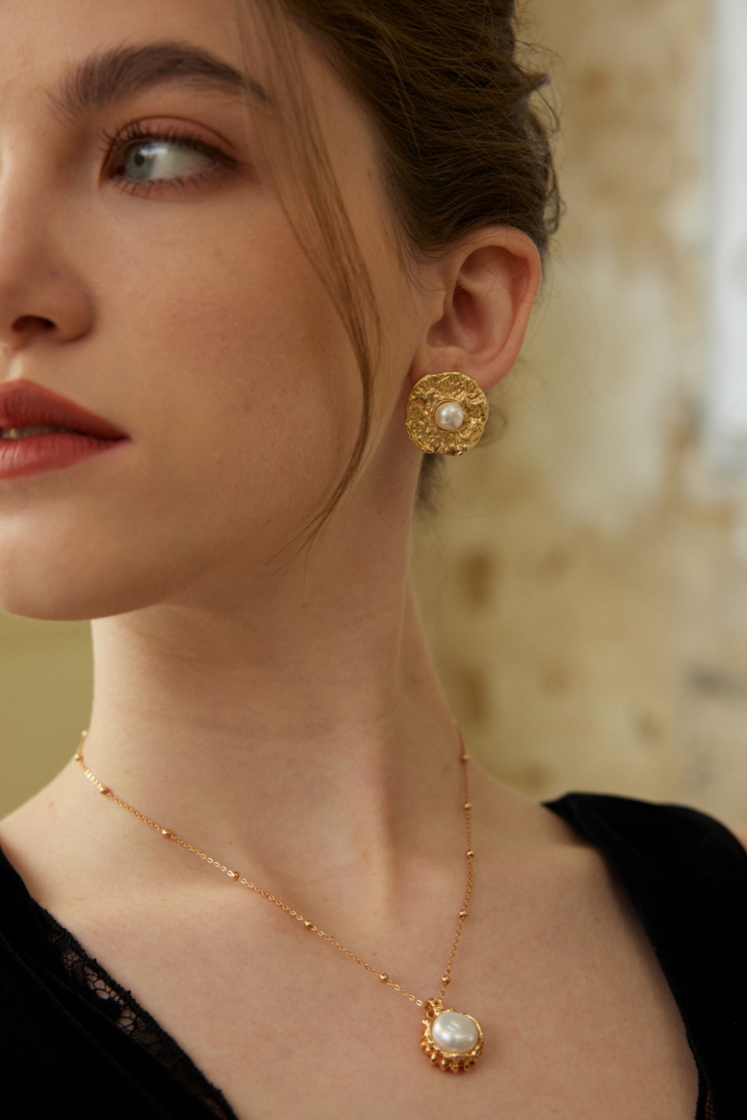 Natural Pearl Pendant Necklace - Image 3