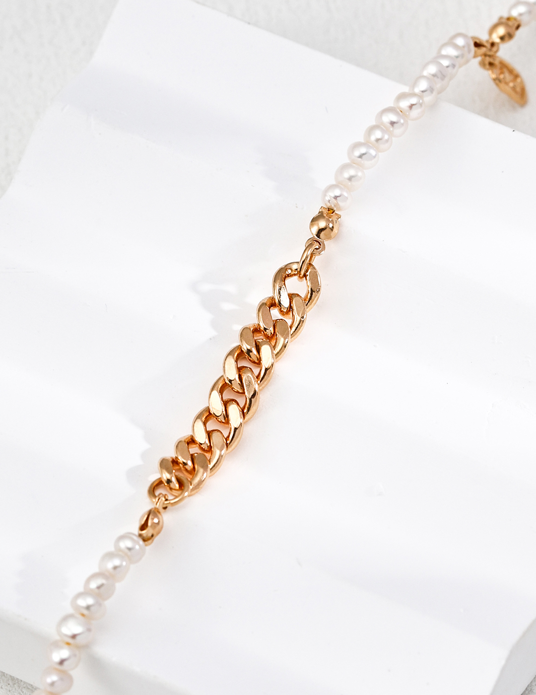 Pearl and Gold Chain Link Necklace - Image 3