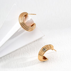 Ridge Curve Hoop Stud Earrings